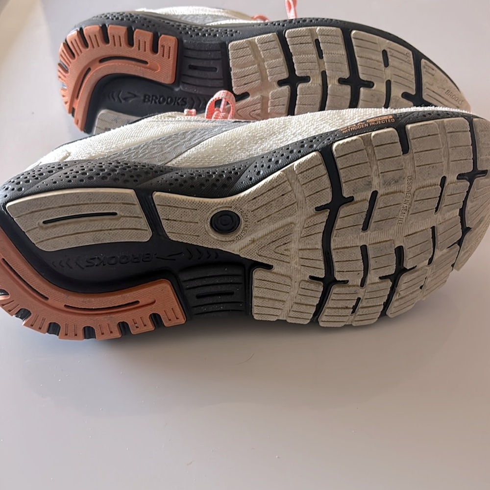 Brooks Ghost Women's Running Shoes in Light Gray with Pink Accents - Picture 7 of 7